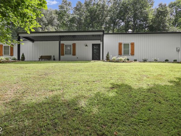 5540 E Washboard Road, Bloomfield, IN 47424