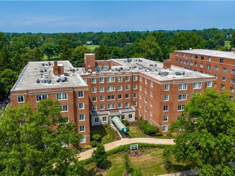 19425 Van Aken Boulevard, Unit 302, Shaker Heights, OH 44122 Photo 1