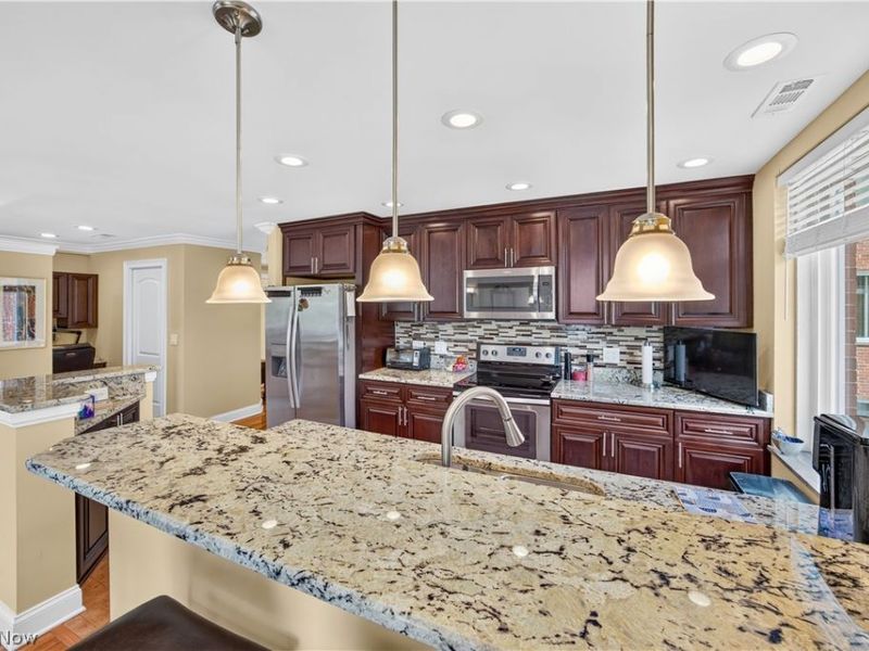 19425 Van Aken Boulevard, Unit 302, Shaker Heights, OH 44122 Photo 3