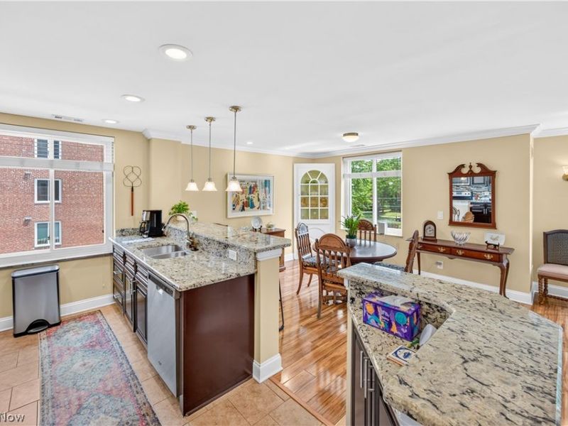 19425 Van Aken Boulevard, Unit 302, Shaker Heights, OH 44122 Photo 5