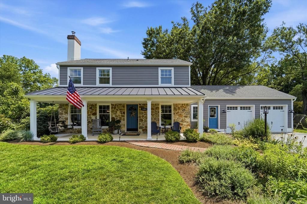 19 CLOVER LANE , MALVERN, PA 19355