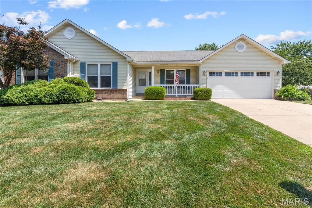 612 Otter Creek Trail, Saint Peters, MO 63376 Main Photo