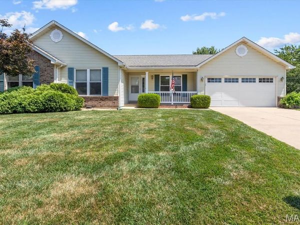 612 OTTER CREEK Trail, St Peters, MO 63376