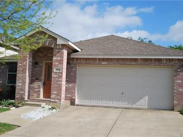 2613 Tuscan View Drive, Fort Worth, TX 76131