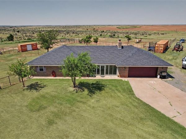 19298 East County Road 169, Altus, OK 73521
