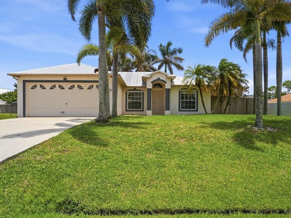 292 SW Pagoda Terrace, Port St. Lucie, FL 34984