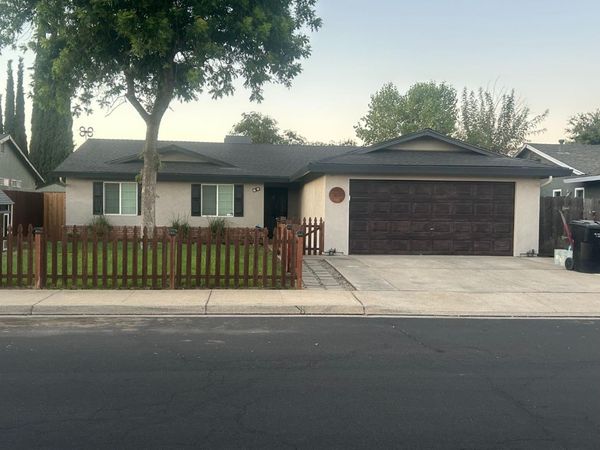 1405 Speer St, Oakdale, CA 95361