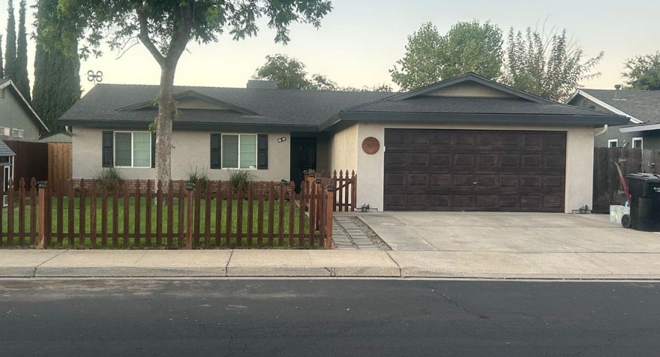 1405 Speer St, Oakdale, CA 95361 Photo