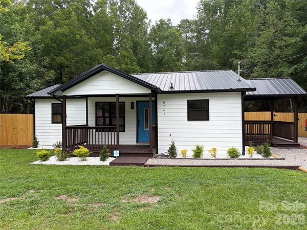 8761 Old Wire Road , Laurel Hill, NC 28351