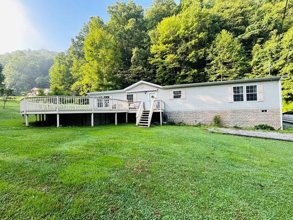 1020 TONEYS FORK RD, CLEAR CREEK, WV 25044