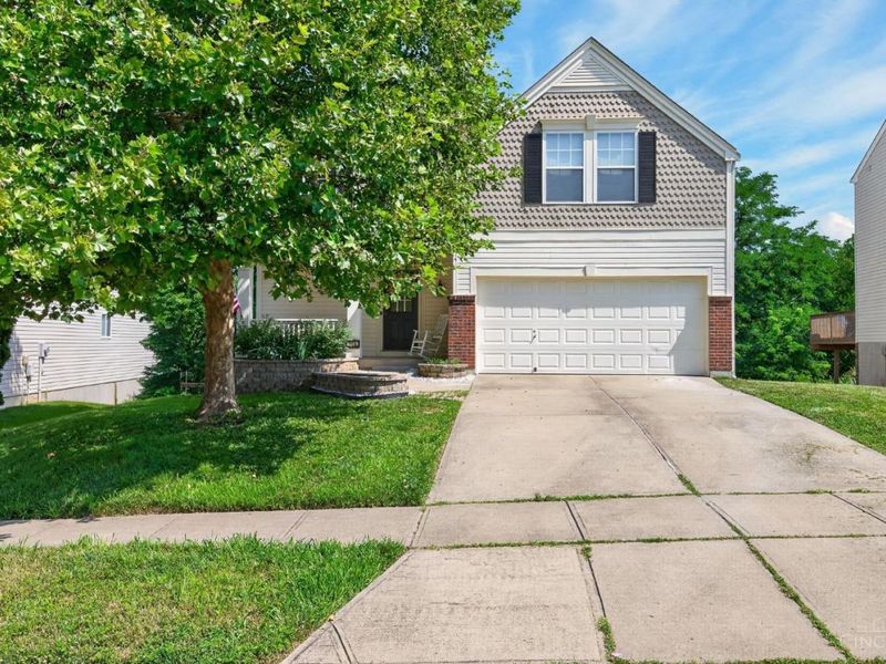 204 Lights Pointe Court, New Richmond, OH 45157 Photo 3