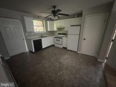 131 SMITH STREET, Unit B3, DUNMORE, PA 18512