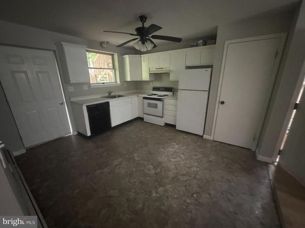 131 SMITH STREET , Unit B5, DUNMORE, PA 18512