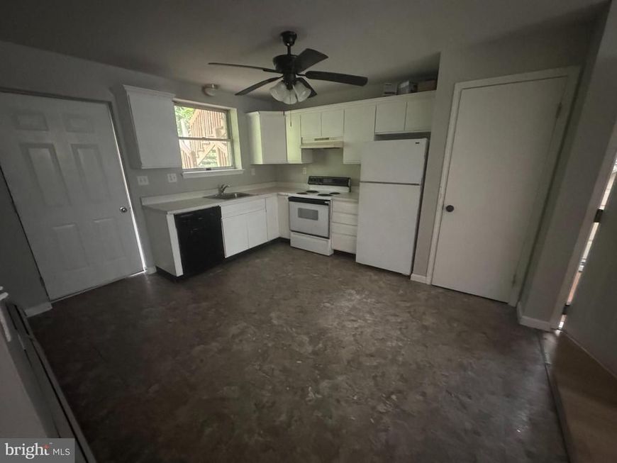 131 Smith Street , Unit B5, Dunmore, PA 18512 Main Photo