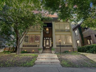 2445 Aldrich Avenue S, Minneapolis, MN 55405
