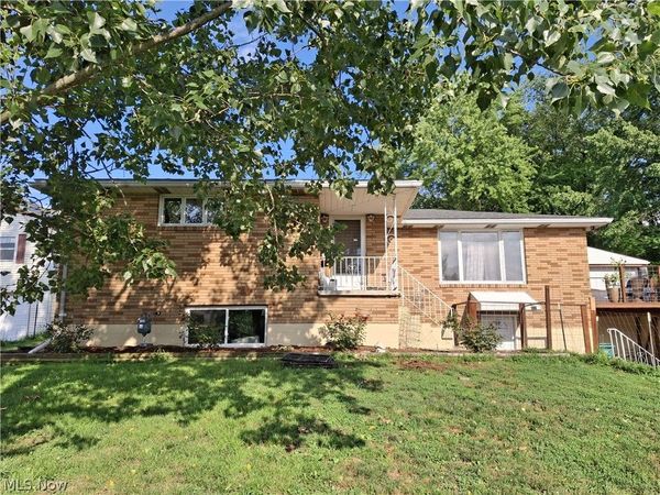 1778 ROLLING ACRES RD Road, New Cumberland, WV 26047