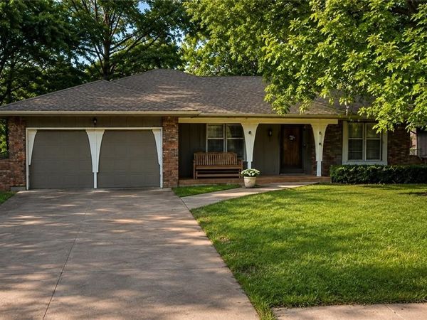 13711 W 69th Street, Shawnee, KS 66216