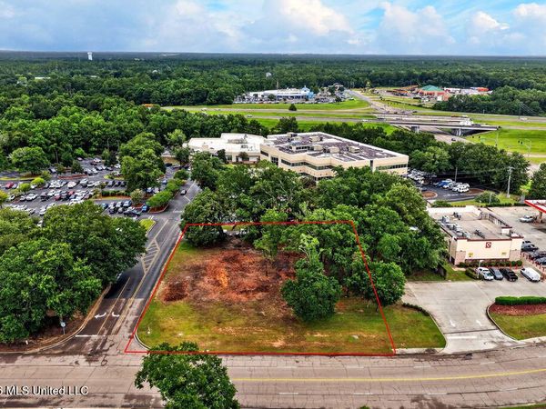 Medical Park Drive, Biloxi, MS 39532