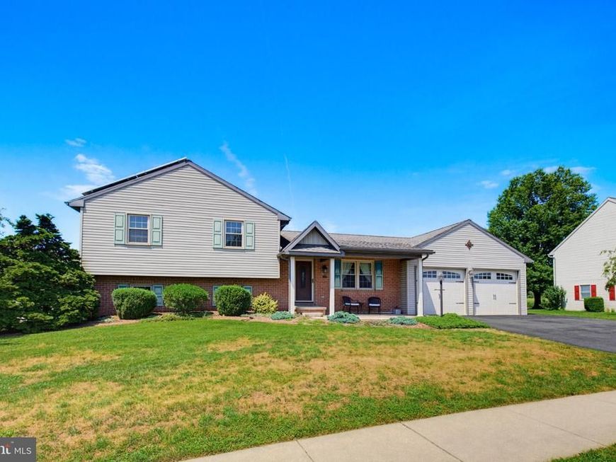 110 S Aspen Drive, Mount Joy, PA 17552 Main Photo