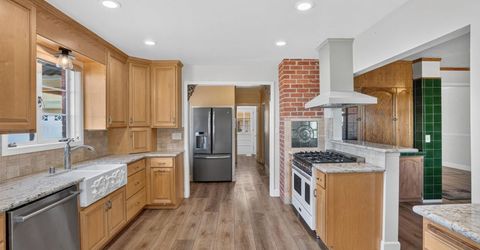 16696 N Locust Tree Rd, Lodi, CA 95240 Photo