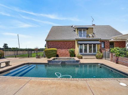 16696 N Locust Tree Rd, Lodi, CA 95240 Photo