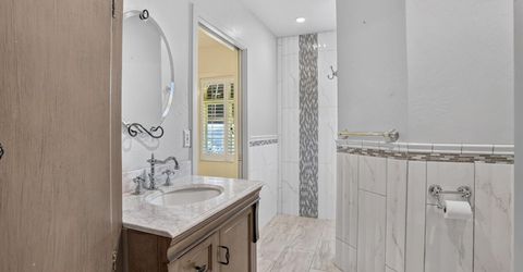 16696 N Locust Tree Rd, Lodi, CA 95240 Photo