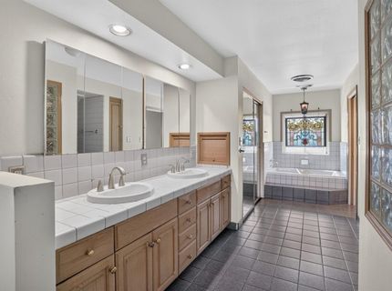 16696 N Locust Tree Rd, Lodi, CA 95240 Photo