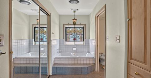 16696 N Locust Tree Rd, Lodi, CA 95240 Photo
