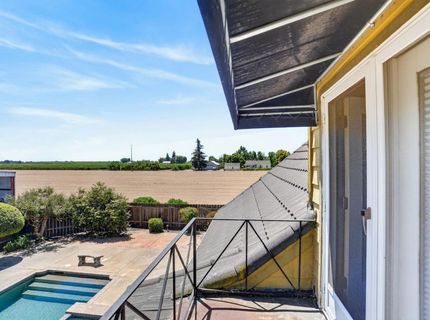 16696 N Locust Tree Rd, Lodi, CA 95240 Photo