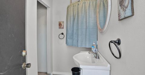 16696 N Locust Tree Rd, Lodi, CA 95240 Photo