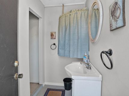 16696 N Locust Tree Rd, Lodi, CA 95240 Photo