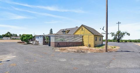 16696 N Locust Tree Rd, Lodi, CA 95240 Photo