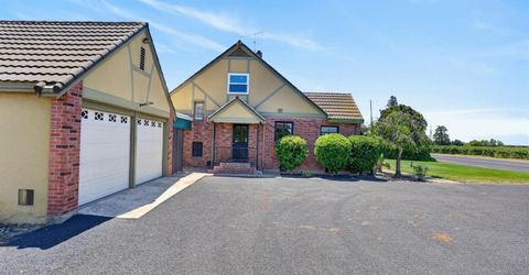 16696 N Locust Tree Rd, Lodi, CA 95240 Photo