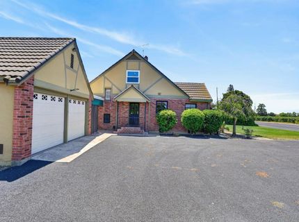 16696 N Locust Tree Rd, Lodi, CA 95240 Photo