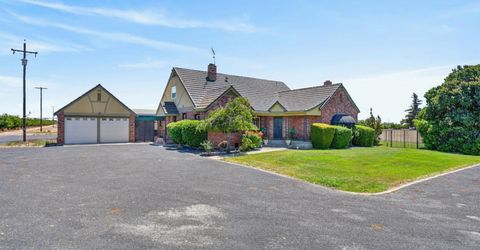 16696 N Locust Tree Rd, Lodi, CA 95240 Photo