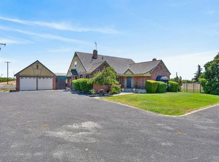 16696 N Locust Tree Rd, Lodi, CA 95240 Photo