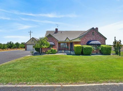 16696 N Locust Tree Rd, Lodi, CA 95240 Photo