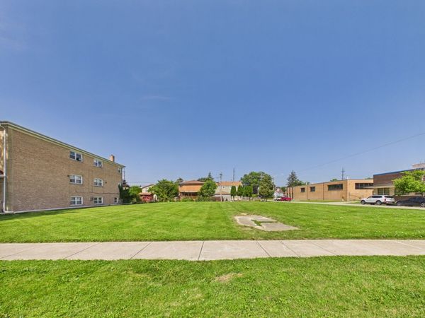 1634 N 32nd Avenue , Melrose Park, IL 60160