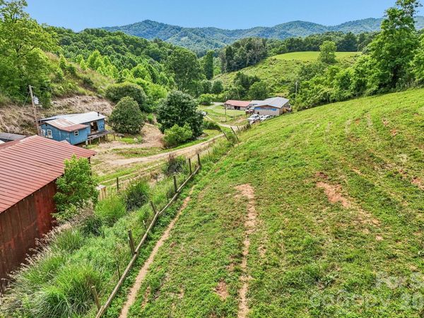 400 Morgan Branch Road , Marshall, NC 28753