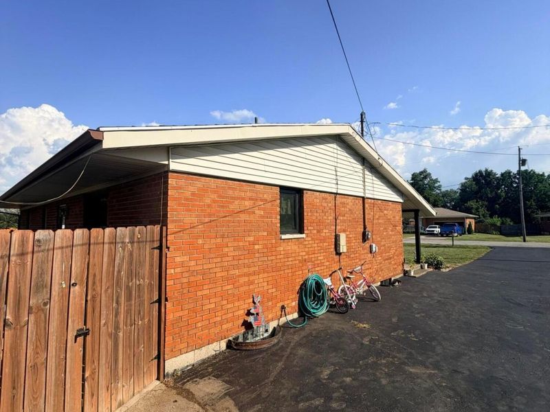 2654 Danbury Road, Springfield, OH 45505 Photo 12