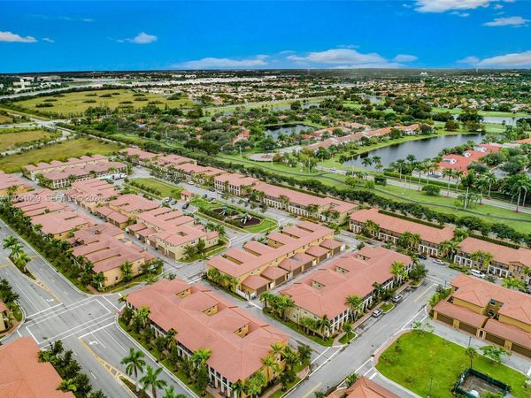 1213 SW 147th Ave, Pembroke Pines, FL 33027