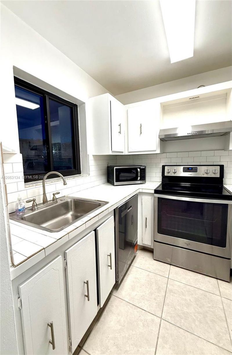 131 SW 109th Ave, Unit L5, Sweetwater, FL 33174 Photo