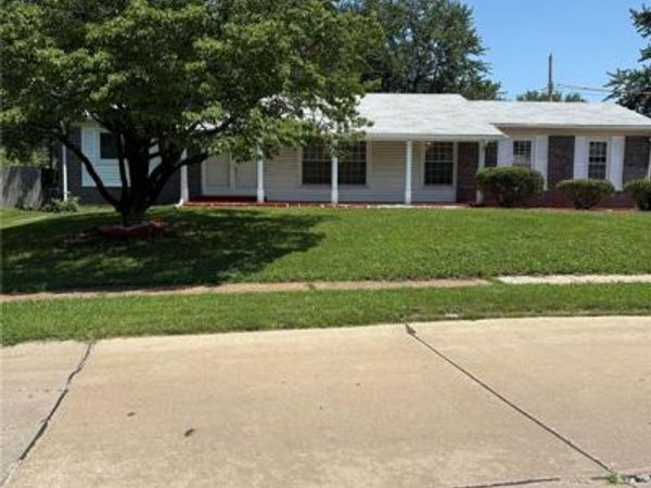 2910 Wellington Drive, Florissant, MO 63033