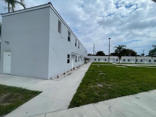 4393 Windsor Avenue, Unit 13, West Palm Beach, FL 33407 Photo