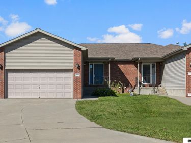 7251 Dorchester Court, Lincoln, NE 68521