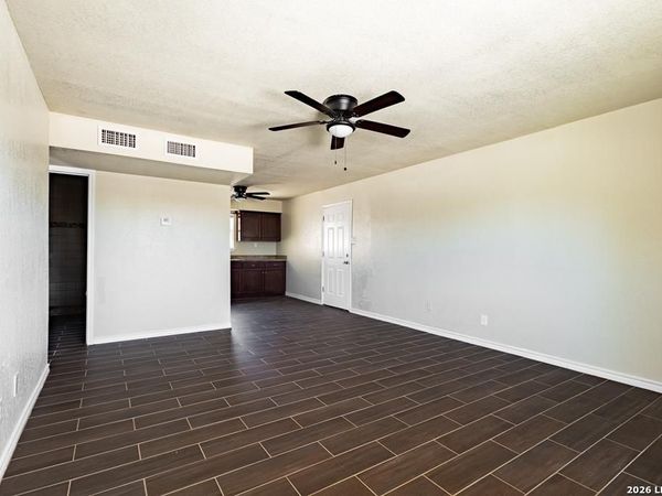 1385 RIVERA DR, Unit 1, Eagle Pass, TX 78852