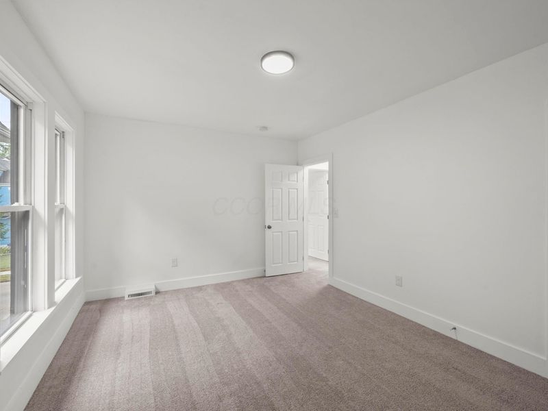 38 E Innis Avenue, Columbus, OH 43207 Photo 16