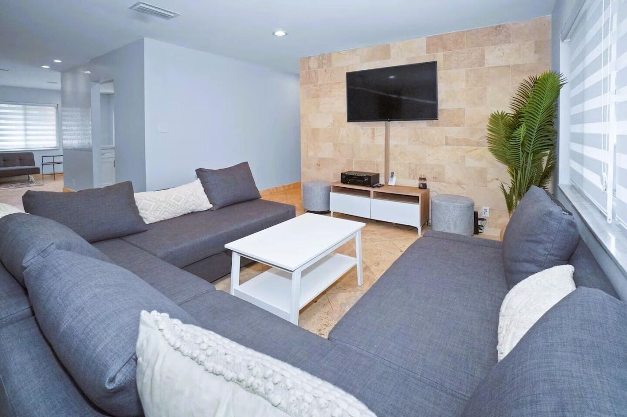 6741 NW 26th Way, Fort Lauderdale, FL 33309 Photo