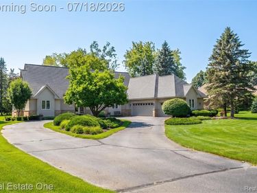 716 Bristol Lane, Clarkston, MI 48348