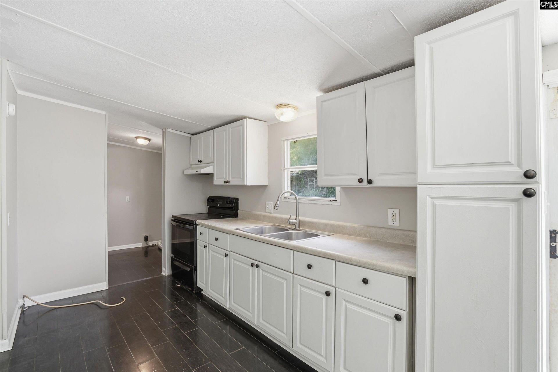 842 Links Court Photo 7